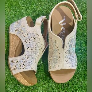 BRAND NEW WITH TAGS Very G Starry Nights Wedge – Cream